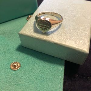 Tiffany & Co. sz 8 ring. Heart shaped, silver